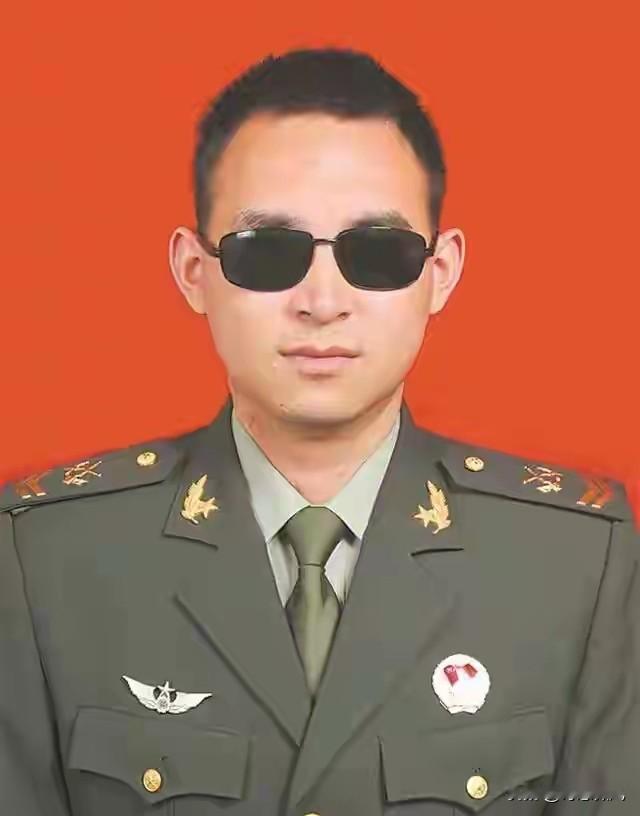 杜富国晋升二级军士长，距离“兵王”只差一步，妻子待遇来了
 
很多人对“二级军士