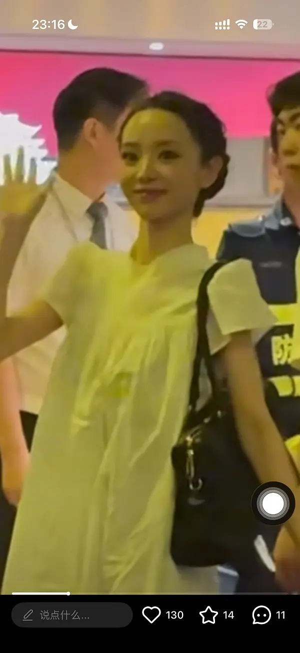 田曦薇为了证明自己没有刘海也可以吗，简直像一颗卤蛋一样