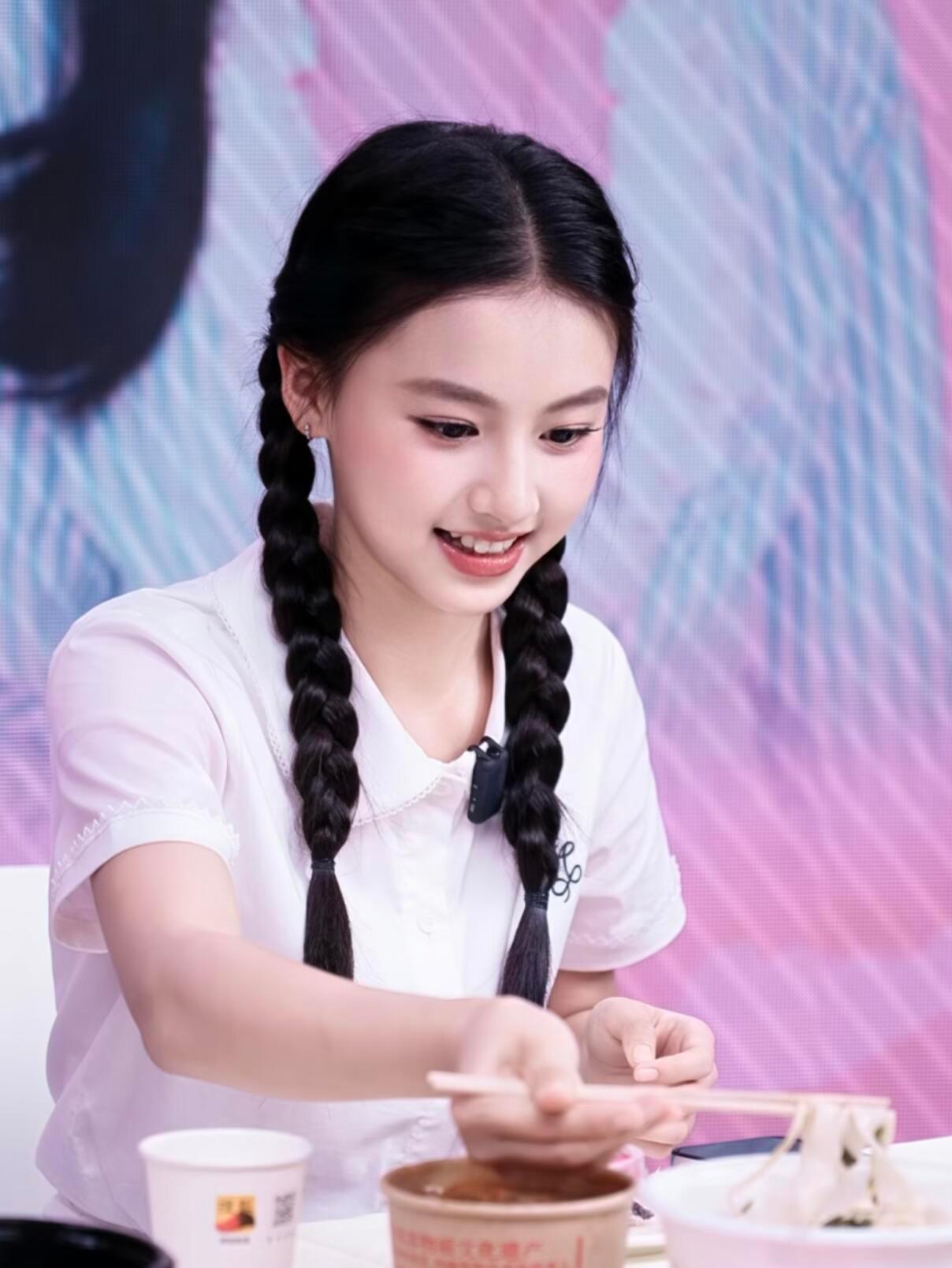 美人果然都是共同的 像刘亦菲和张柏芝之女….（七七 