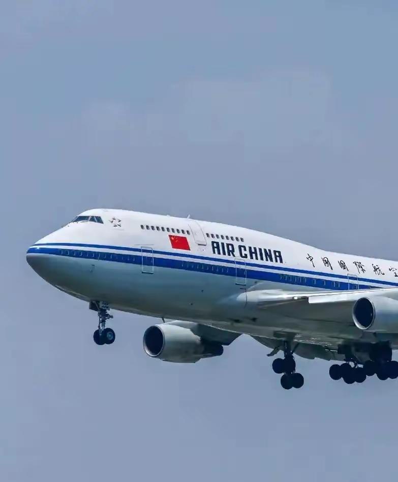 刚刚
中国三大航空公司接连发布中日航线客票退改政策  
1月26日下午，中国三大