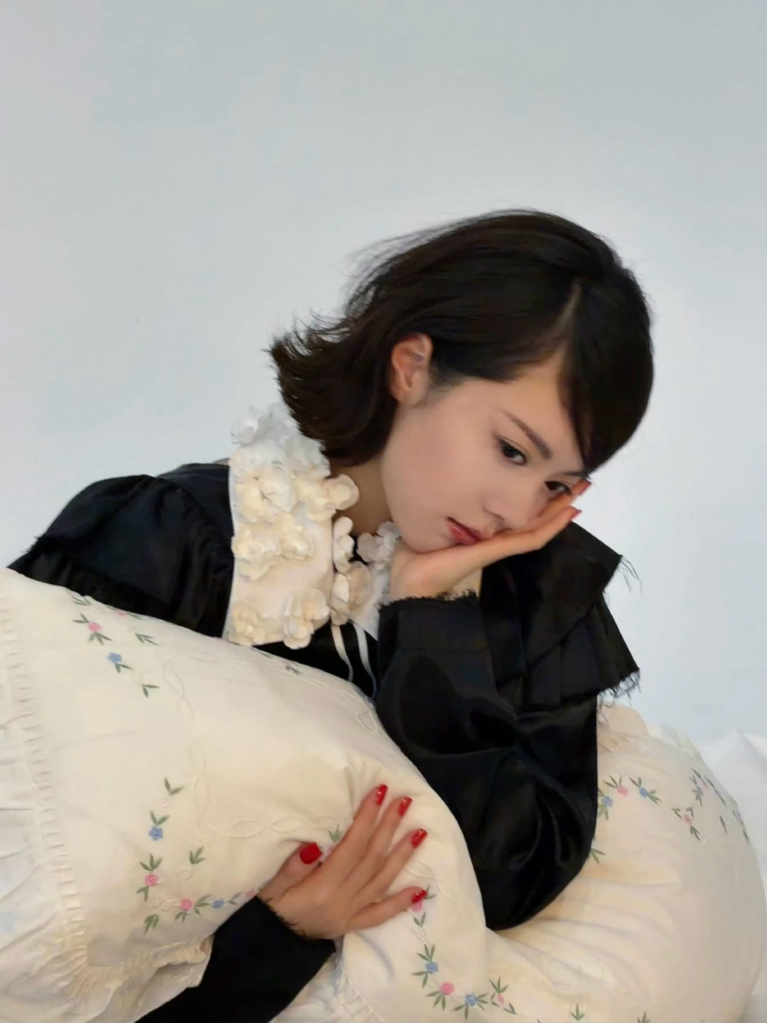 赵今麦短发live赵今麦短发花絮照 赵今麦短发live，美晕了 