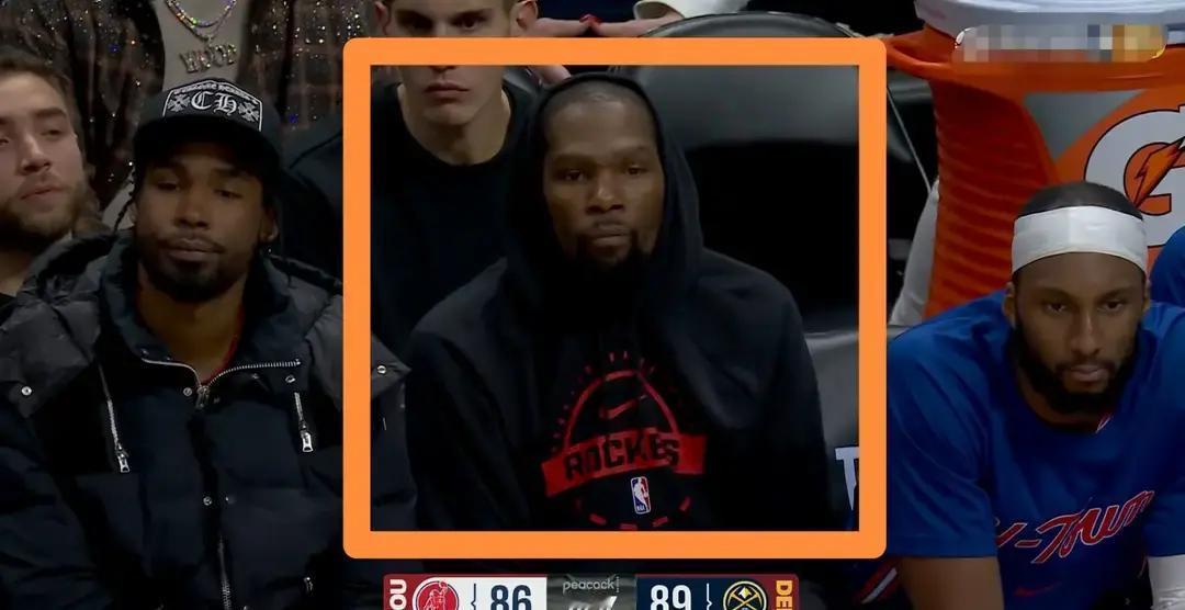 看NBA比赛有个现象特明显。球星一坐下休息，球队就跟丢了魂似的。
 
最近有场比