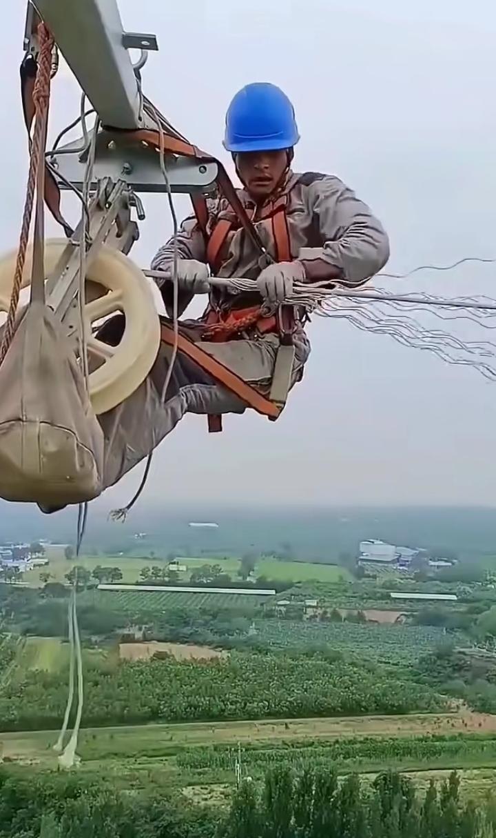 世界电力看中国，真不是自吹自擂，这实力直接能甩老外几条街！特高压输电妥妥的中国亮