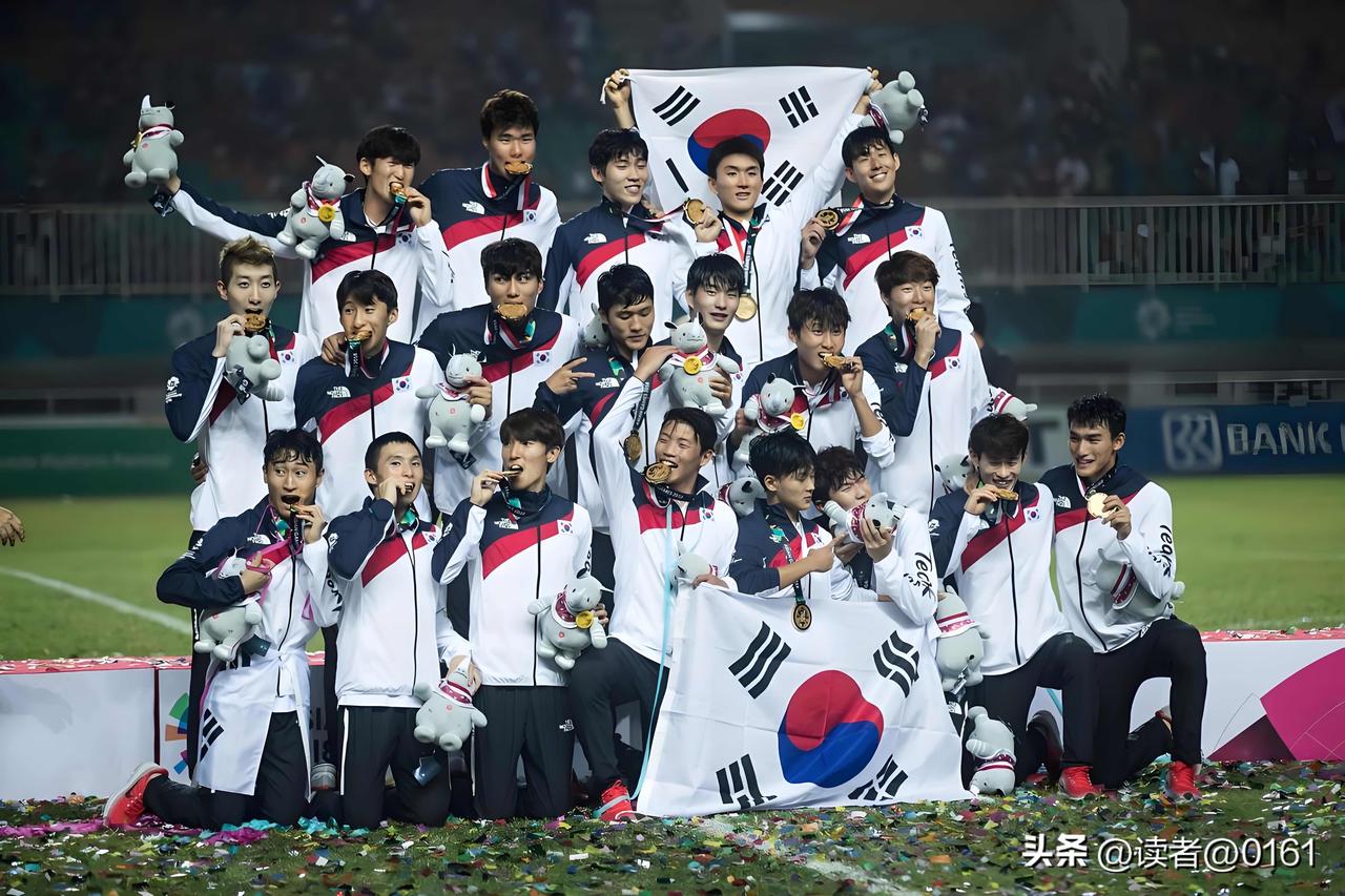 韩国队现在是真的惨，输给南非之后全队上下都备受煎熬。回家的机票也不敢提前买，每天
