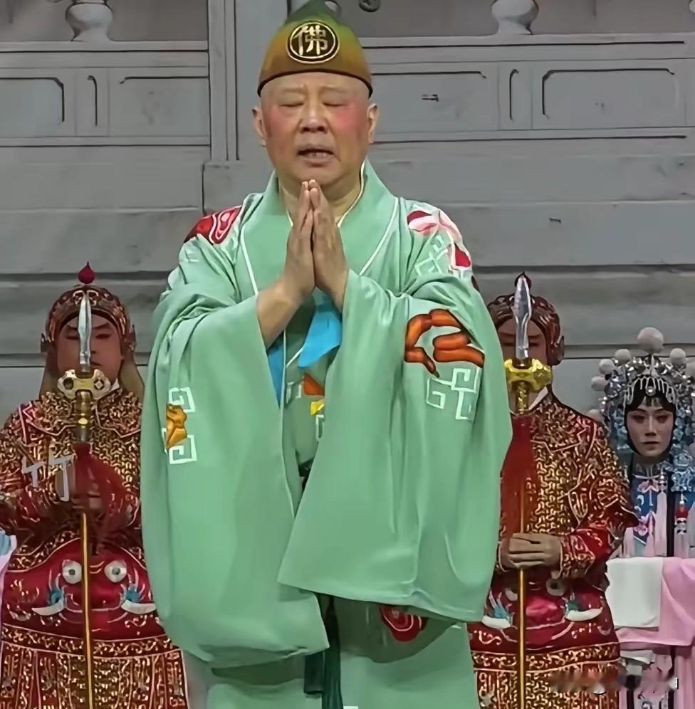 我是铁道游击队故乡——枣庄人，家就住在枣庄薛城，也是铁道游击队故事中的临城。
我