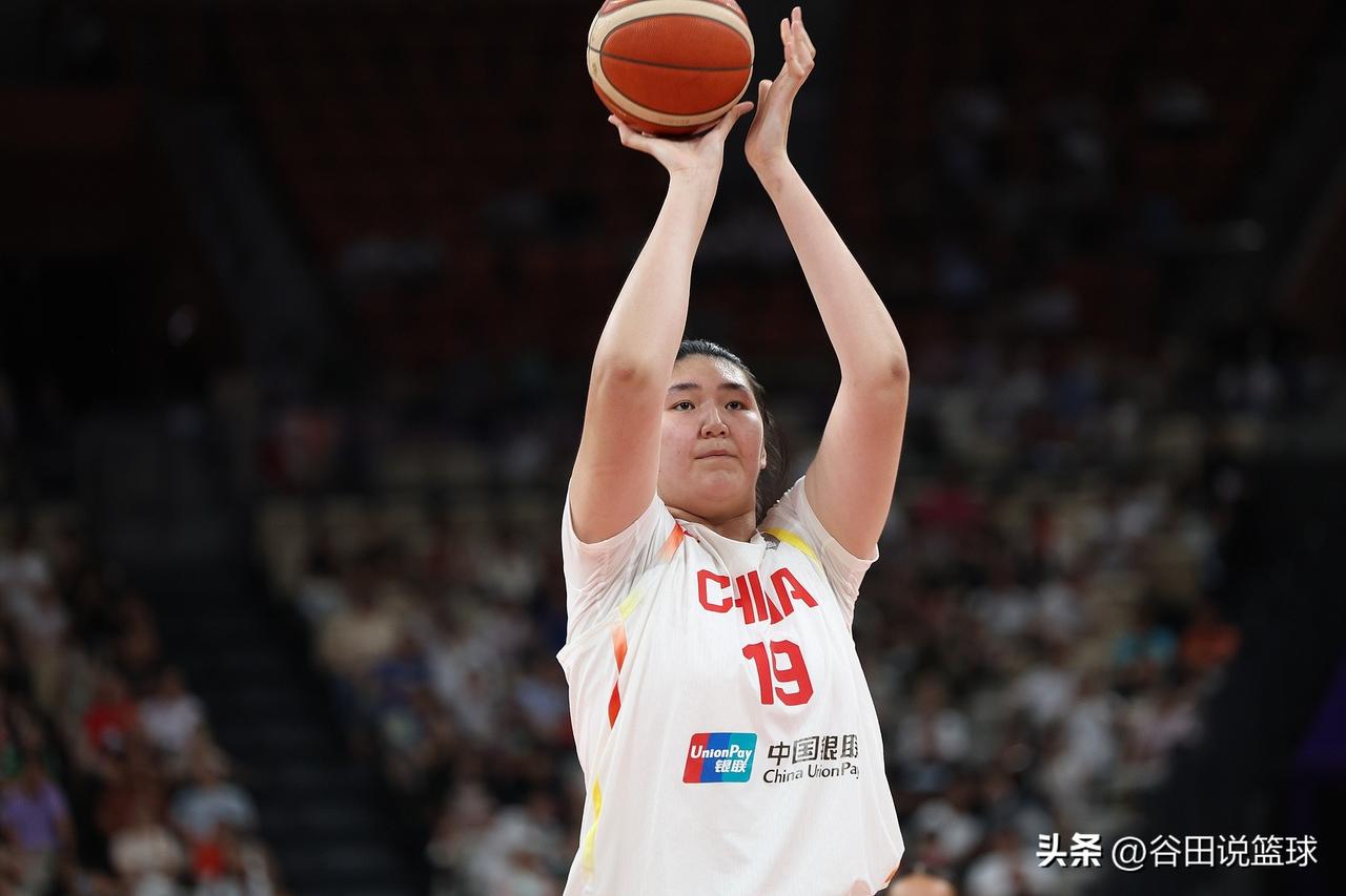 瑕不掩瑜！今晚中国女篮击败南苏丹一战，张子宇再次证明了自己作为特型球员的重要作用