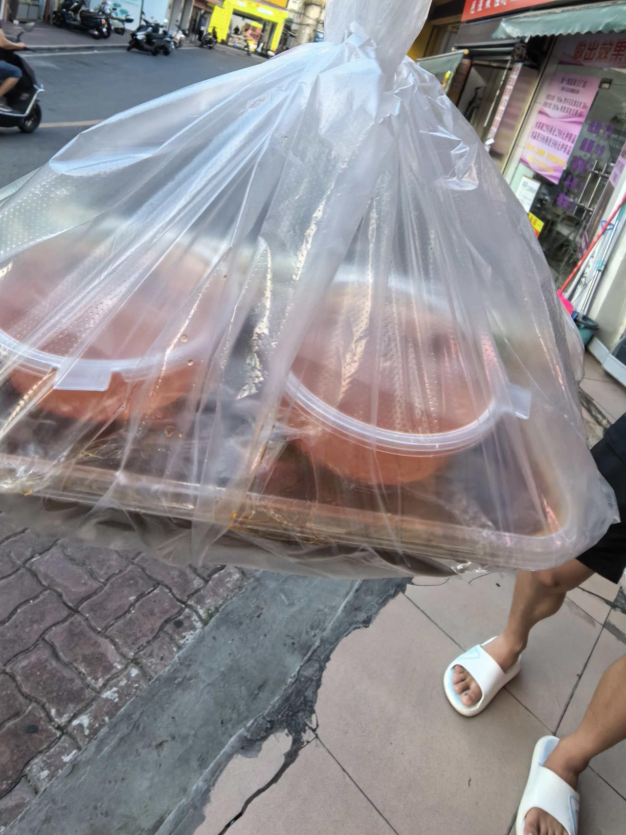 今天进账0元。
花销75元。
今天在发了2条微头条，阅读量10，收益0。
下午4