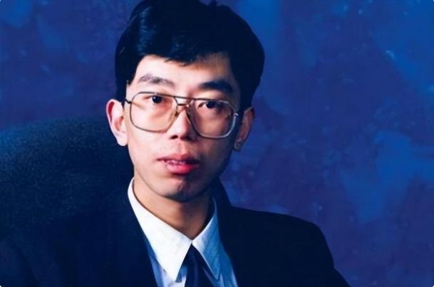 史玉柱靠脑白金赚完老人的钱后，把手伸向00后，靠“穷学生免费，有钱人收费”的营销