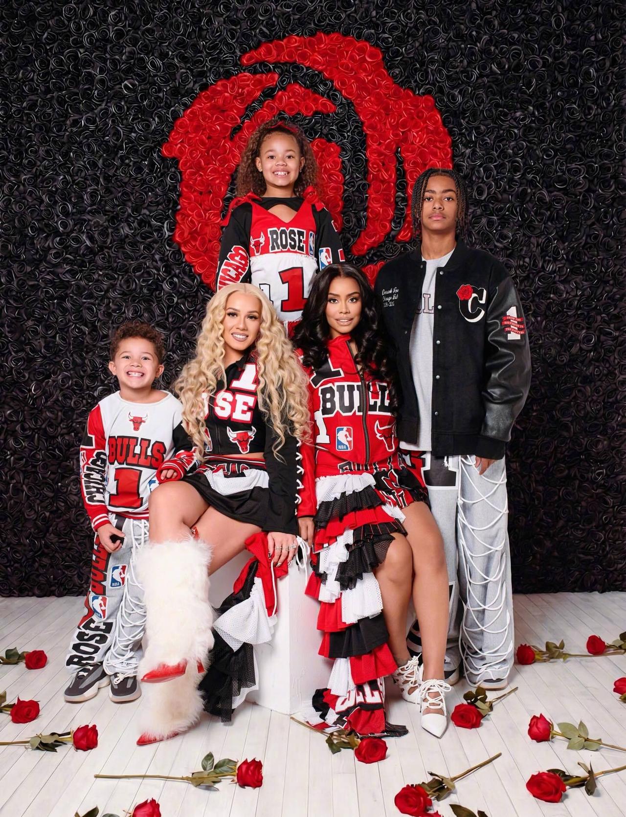 罗斯这家庭关系真和谐啊，现任妻子和她的两个孩子，还有罗斯大儿子PJ和PJ的亲妈一