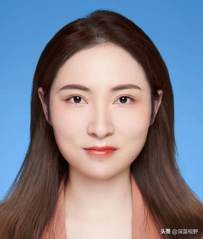 段佳，1996年出生，湖北孝感人，中国科学院上海药物研究所研究员、博士生导师。2