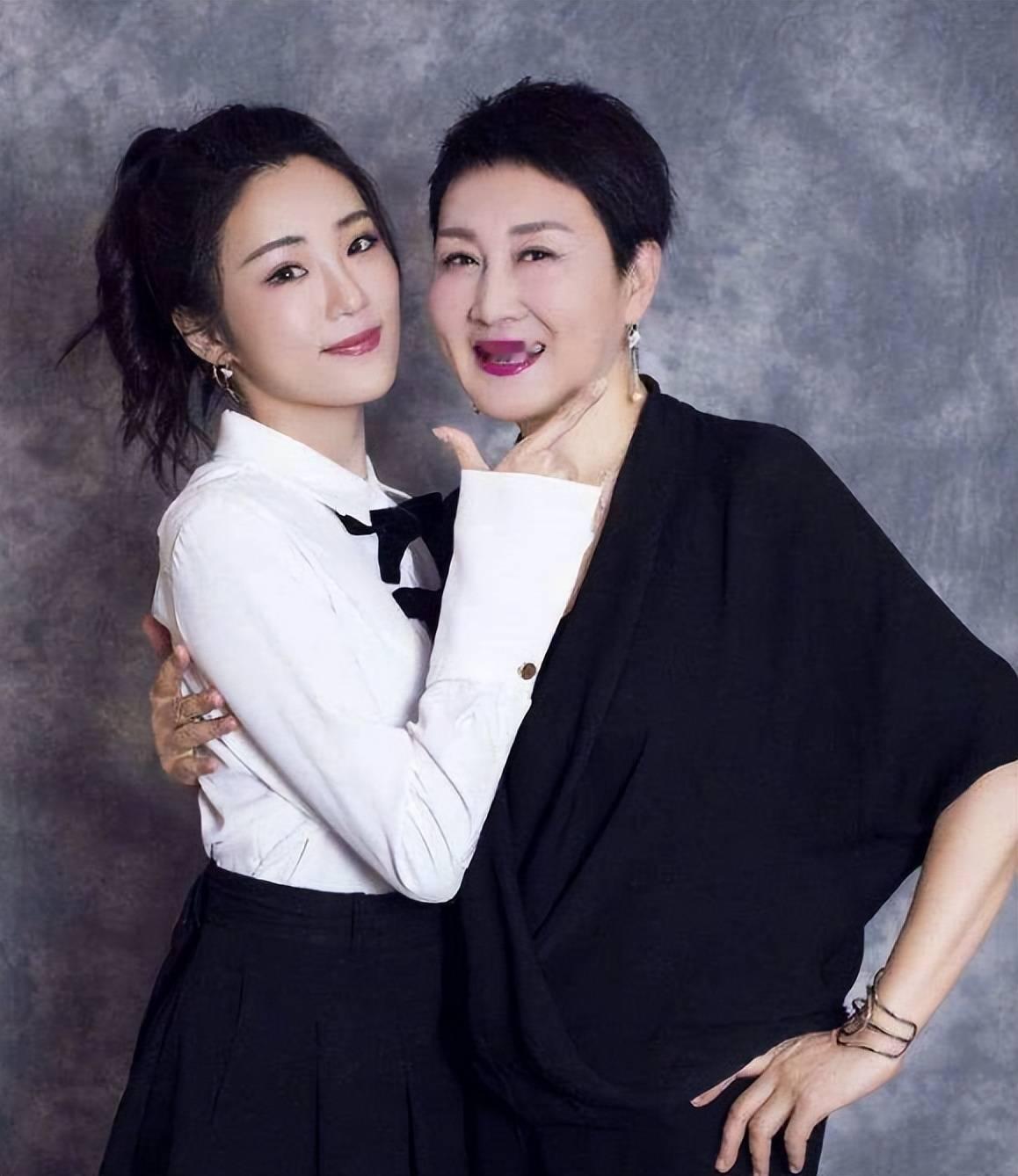 1996年，张凯丽听闻婆婆要来住，大手一挥，想着单独给婆婆买个房，谁料丈夫坚决拒