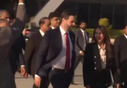 谈崩了！万斯并非无功而返！特朗普失去一张关键性“王炸”
4月12日，美国和伊朗在