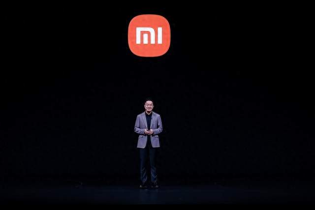 小米18 Pro卖5999，卢伟冰这次赌的根本不是手机