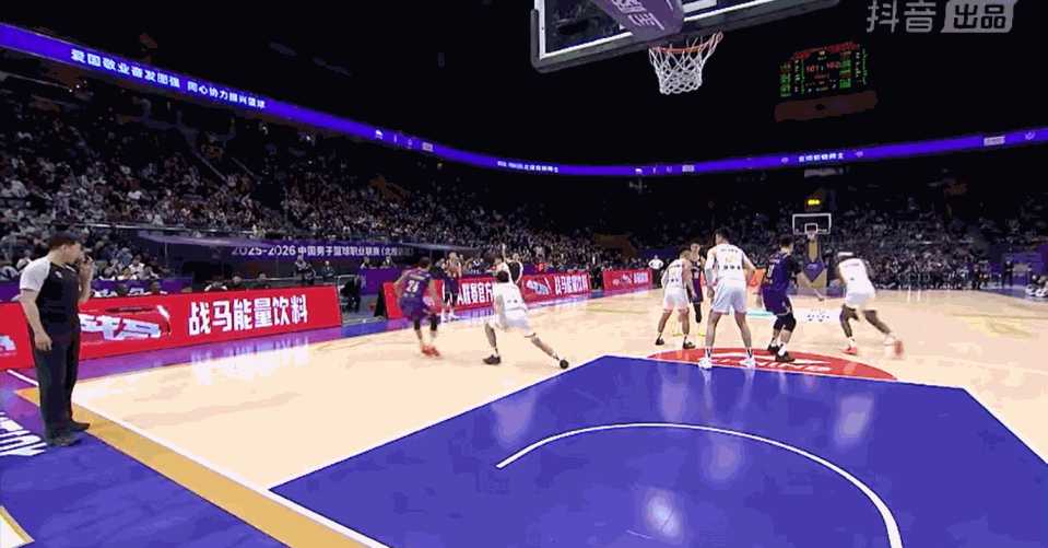 深圳男篮9连胜深圳男篮绝杀北控男篮 这比赛，太神奇！！！ 里勒在上一场绝杀位，三