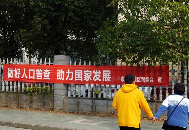 “人人都是大学生”的时代，谁来“端盘子”成为现实问题，你认为大学生能够填补餐饮业