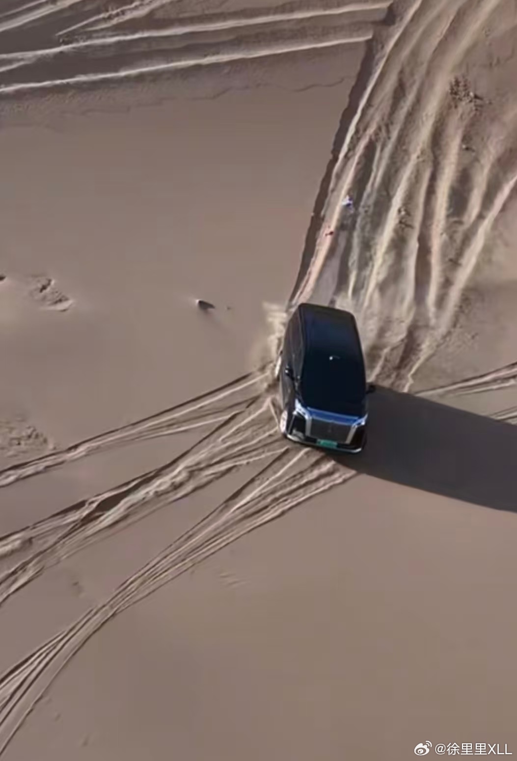 CC的用户就是这么别具一格…一个人玩没意思。开着MPV，带着爸妈、丈母娘一家人去