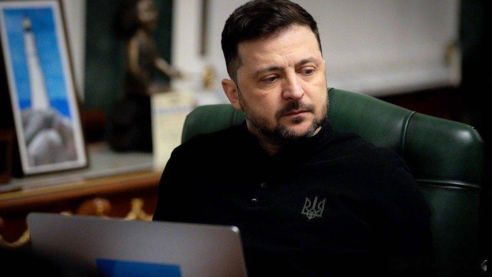 凤凰新闻【泽连斯基：普京已发动第三次世界大战】据凤凰卫视报道，乌克兰总统泽连斯基