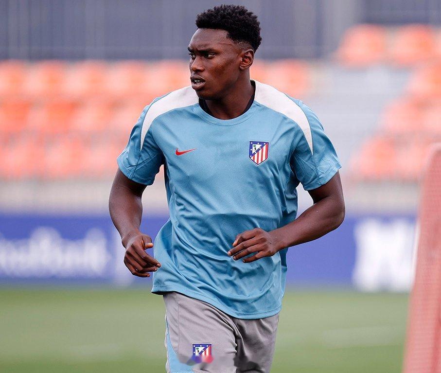 萨穆下赛季有可能会留队，尽管他是在转会市场比较热的马竞球员。（marca） ​​