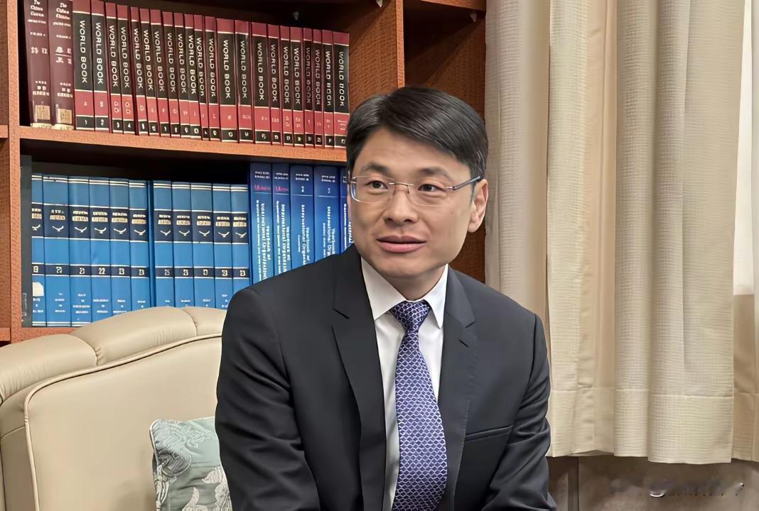 台湾省的伪“外事部门”倒是有了几分猴子的习性，专门配合猴子颠倒黑白的说辞。台伪“