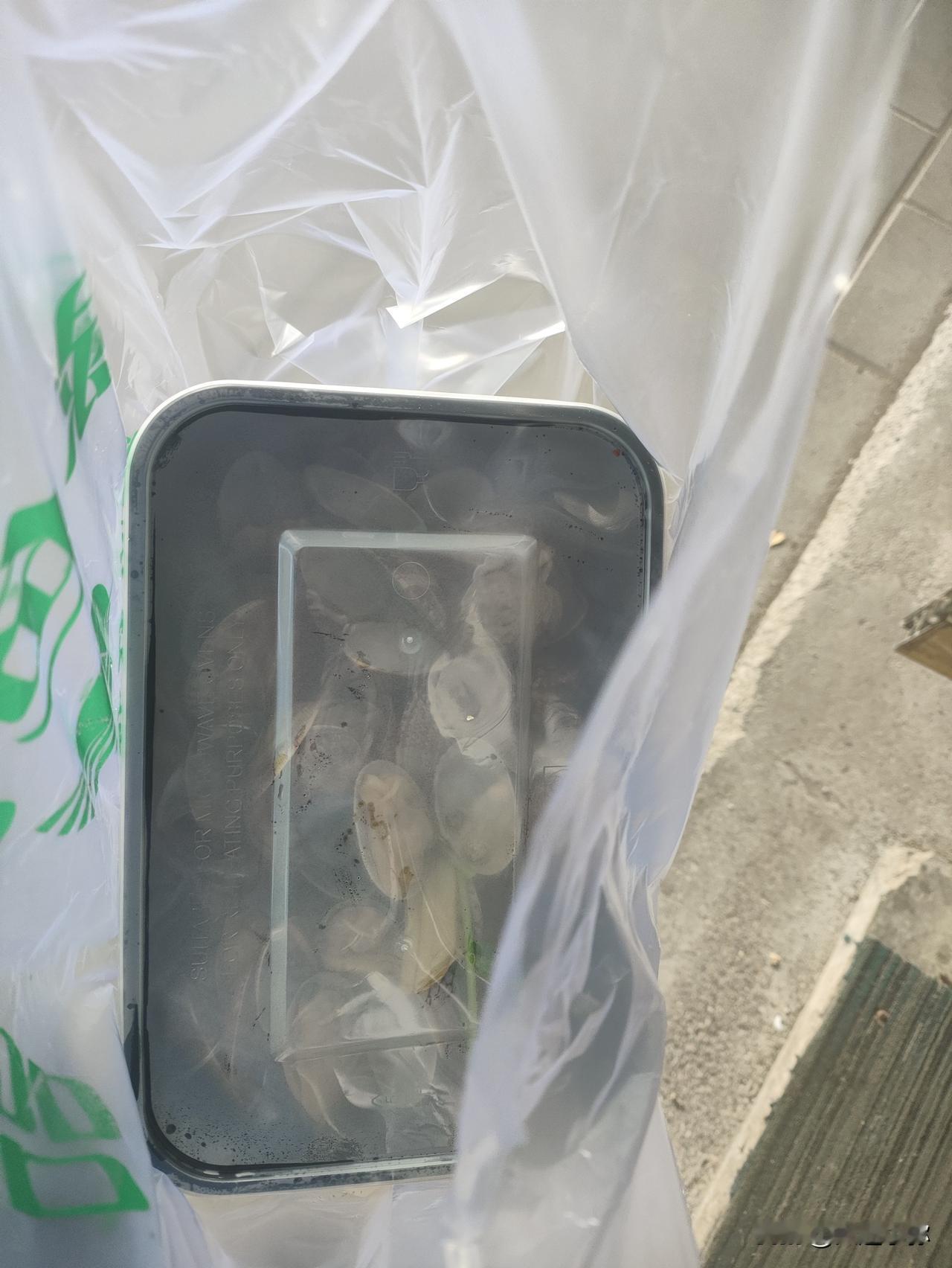 老妈生日宴：蚬子挺肥，焖子拉胯，老妈做的茄子肉卤子绝了！

今天老妈阳历生日，我