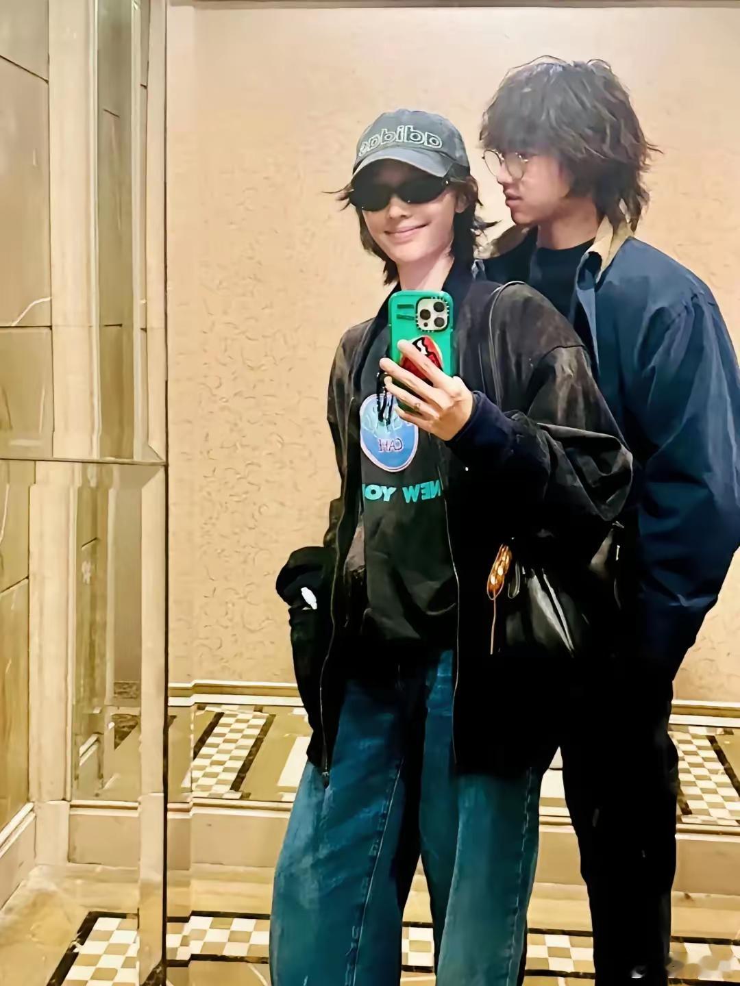 白百何晒和16岁的大儿子元宝合影！元宝是和前夫陈羽凡所生！ ​​​