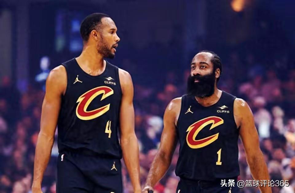 “一定要时刻准备好接球，哈登整晚都在给我传各种既精妙又隐蔽的好球”，哈登又喂美了