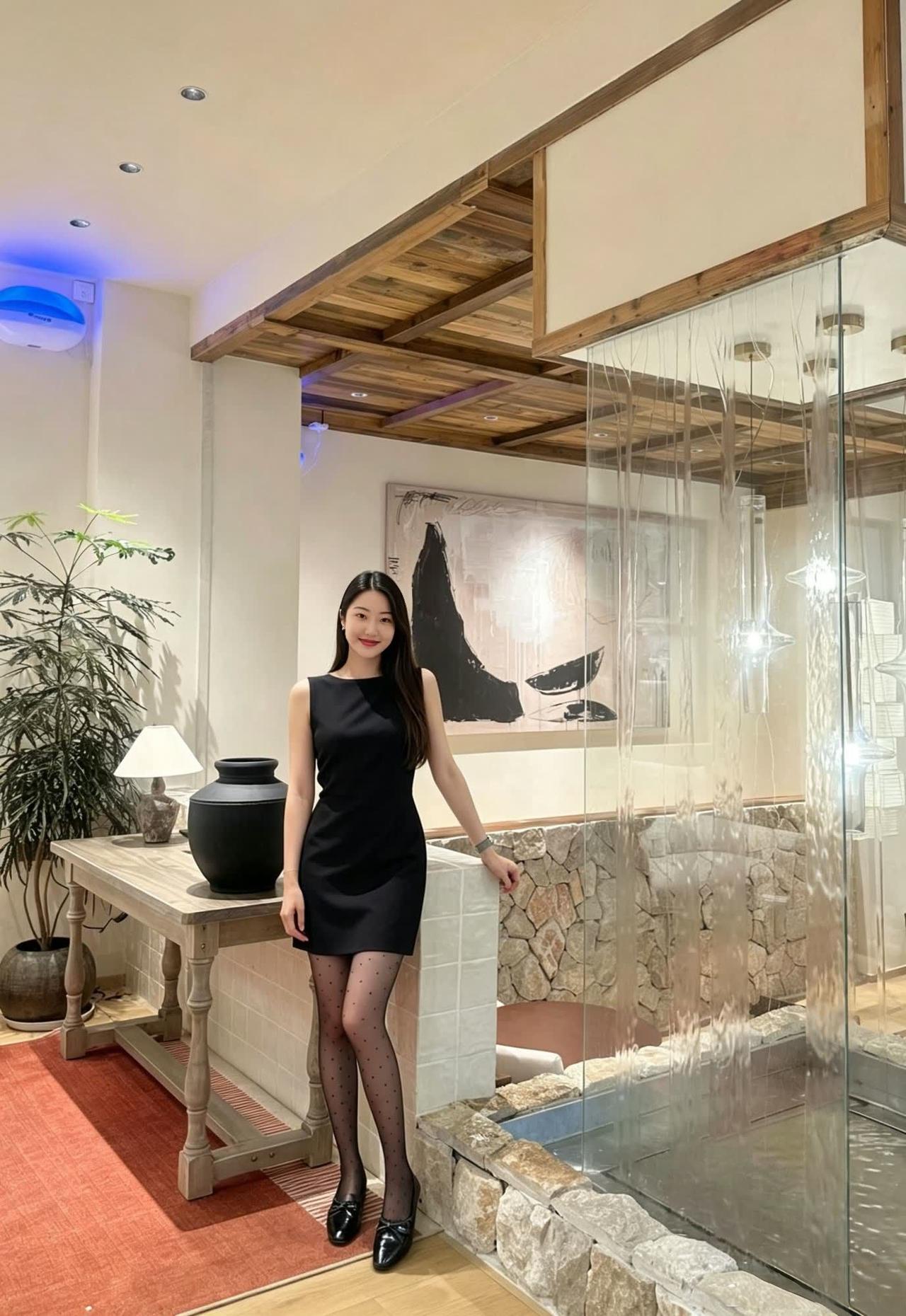 评论区抽1个人，不送东西，纯抽。御姐气质穿搭 私享空间 低能耗松弛穿搭 波点丝袜