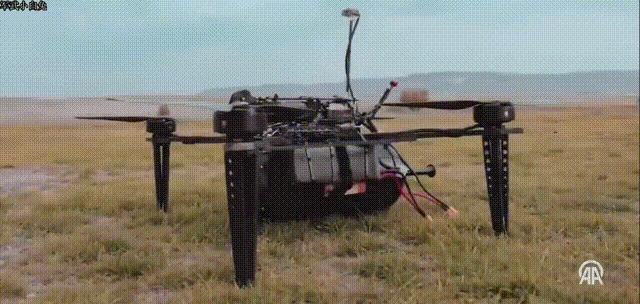 土耳其研发的20 公里级别光纤FPV无人机实弹测试，成功命中20 公里外的目标。