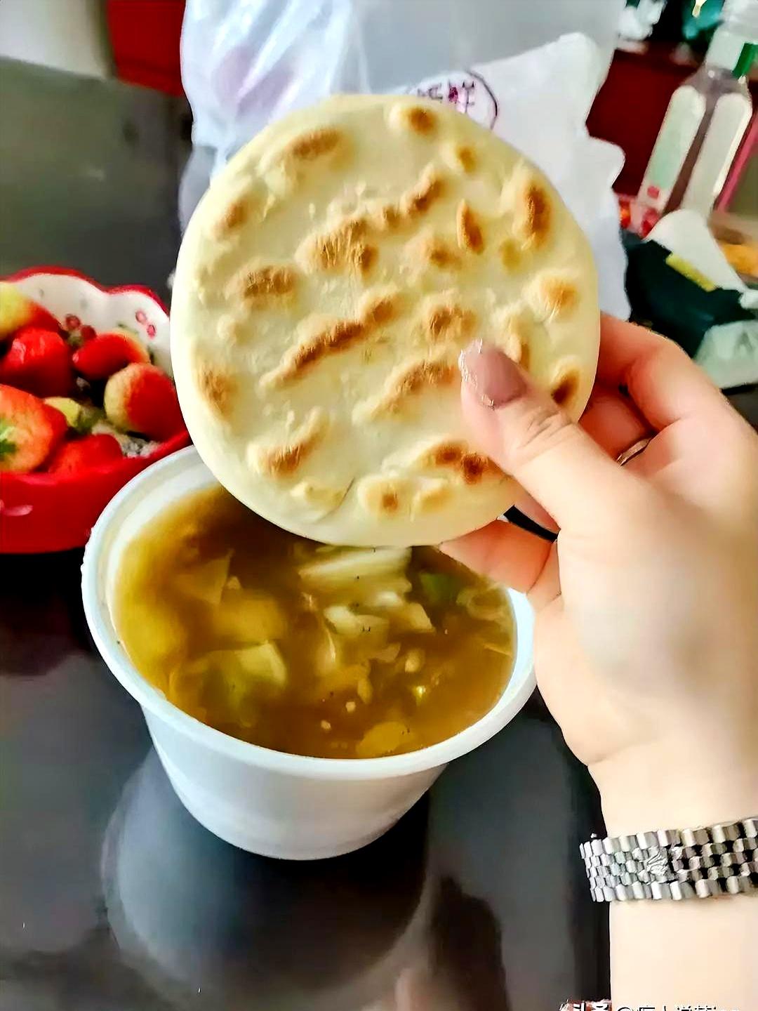端午放假三天，我差点被老公“原地送走”。
你们敢信吗？
好不容易盼来个假期，我想