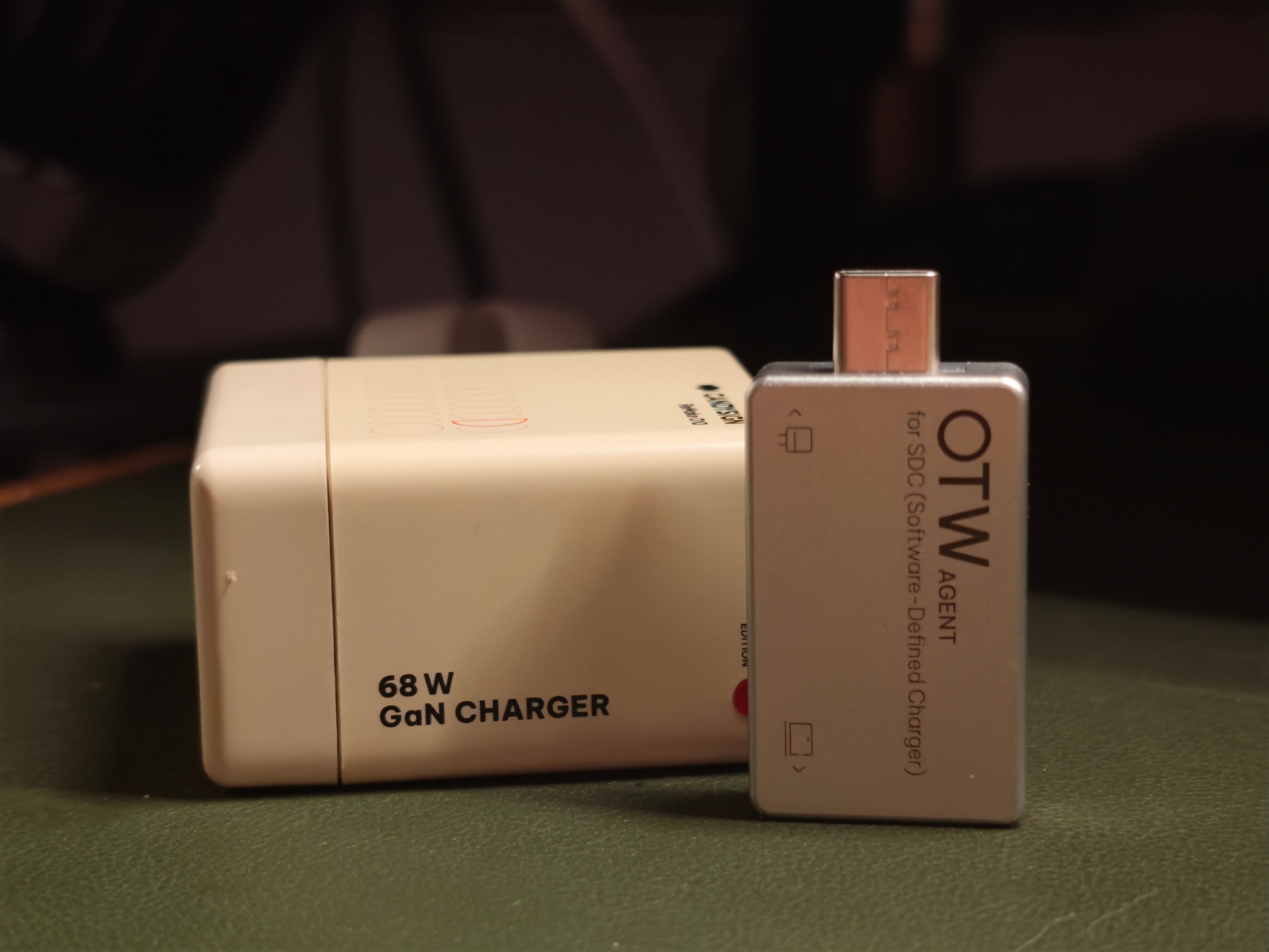 你们爱玩充电头的又有新欢了。制糖工厂这边搞了一个我觉得蛮有创意的东西，或许也是未