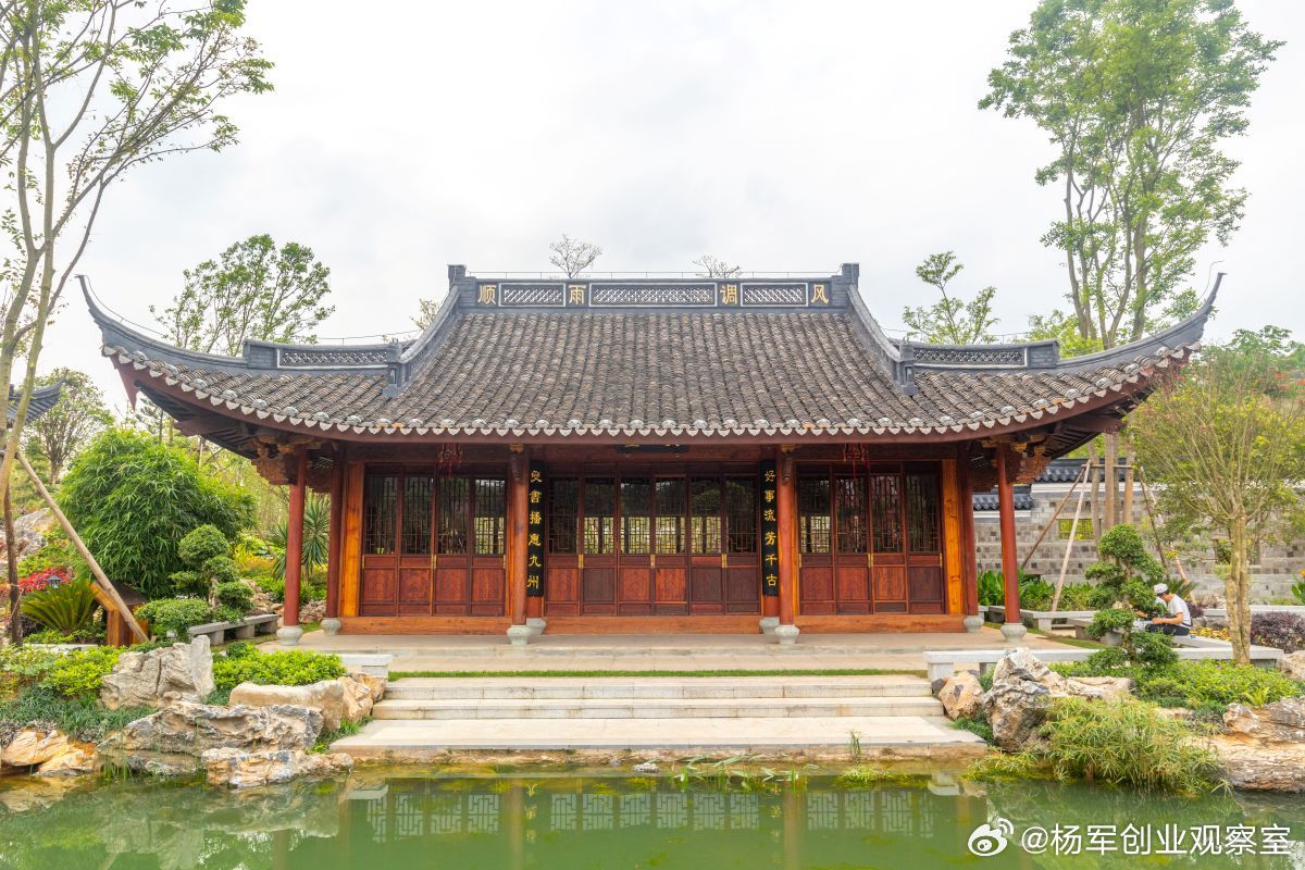 【股权交易避坑指南：搞定“名实相符”】在股权交易中，最容易踩坑的地方往往不是价格
