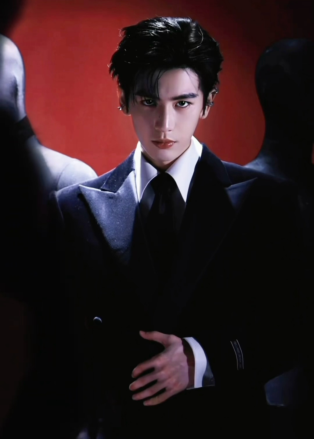 谁懂张凌赫抬眸那一下！！！完全daddy级别的❤️🔥张凌赫妈妈是真织女 张凌赫