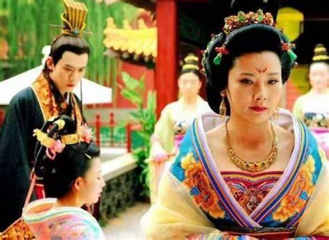 737年，唐玄宗李隆基在一天之内，杀了三个亲儿子。 
 
不是战败，不是谋反坐实