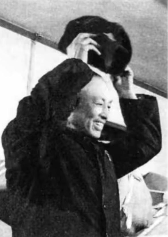 1975年，周养浩被特赦，重获自由后，国家允许他去任何地方，周养浩说：“我想去台