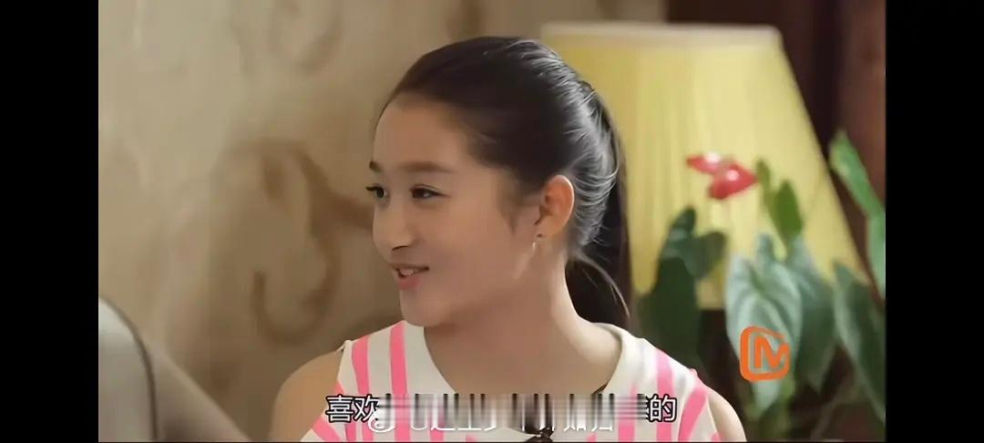 关晓彤在左耳的时候就说过，喜欢帅的高的打篮球的，所以身高只比关晓彤高四公分的鹿晗