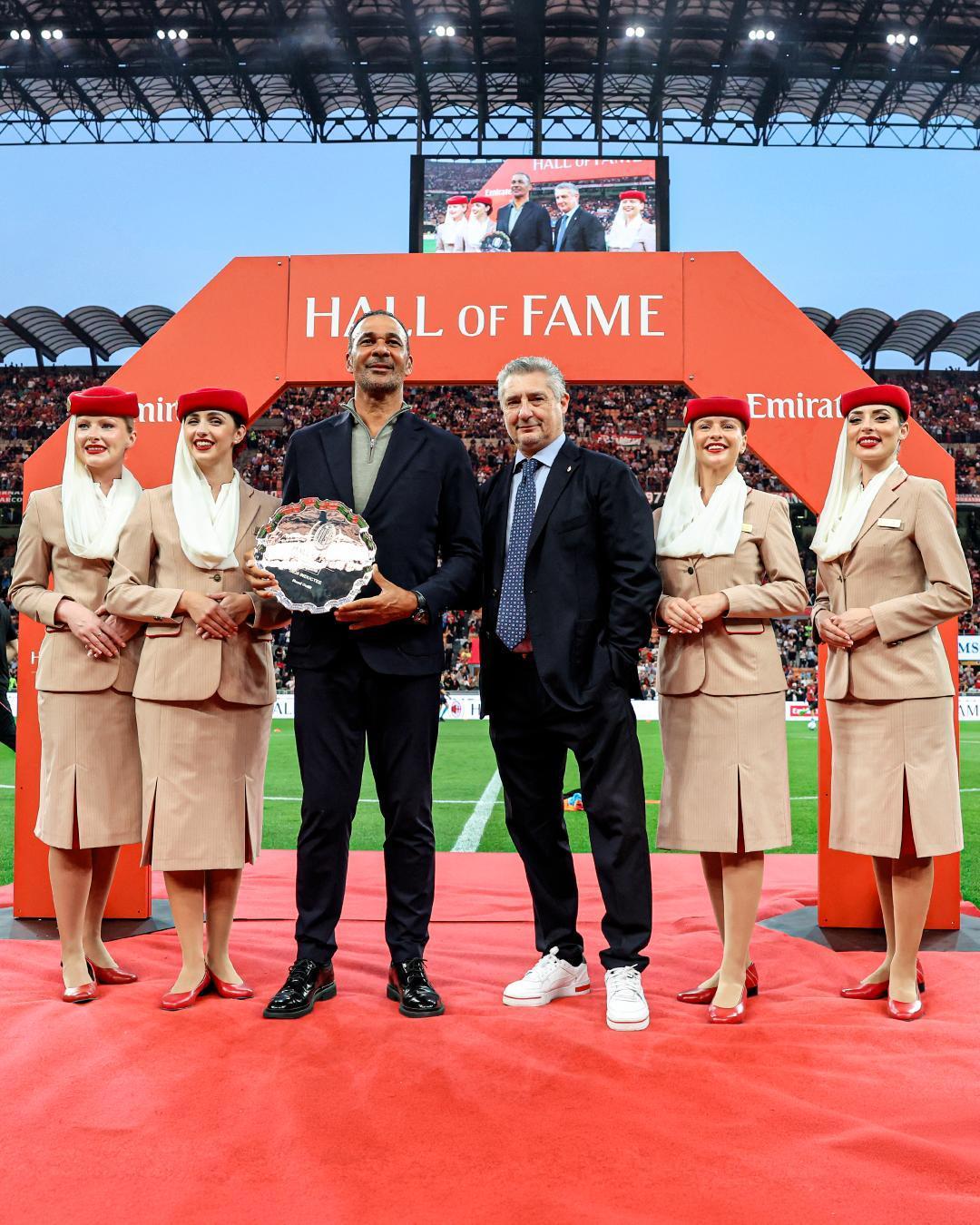 与阿联酋航空一同致敬传奇✨

路德·古利特，2026届AC米兰名人堂成员⚽❤️?