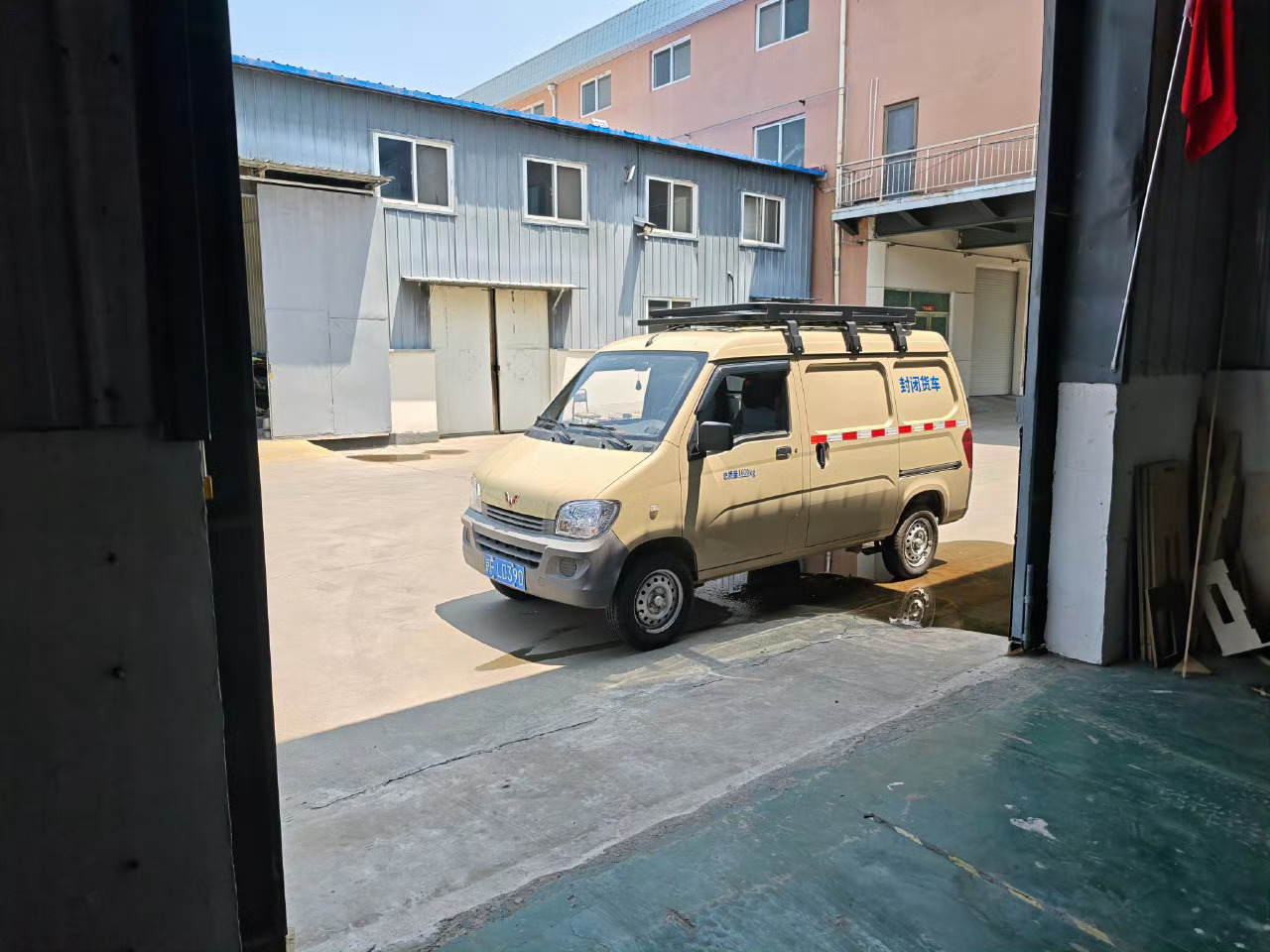 五菱之光（燃油）小郭的露营车 二次改装开始了，这次改成精致多变的小床车，专业的大