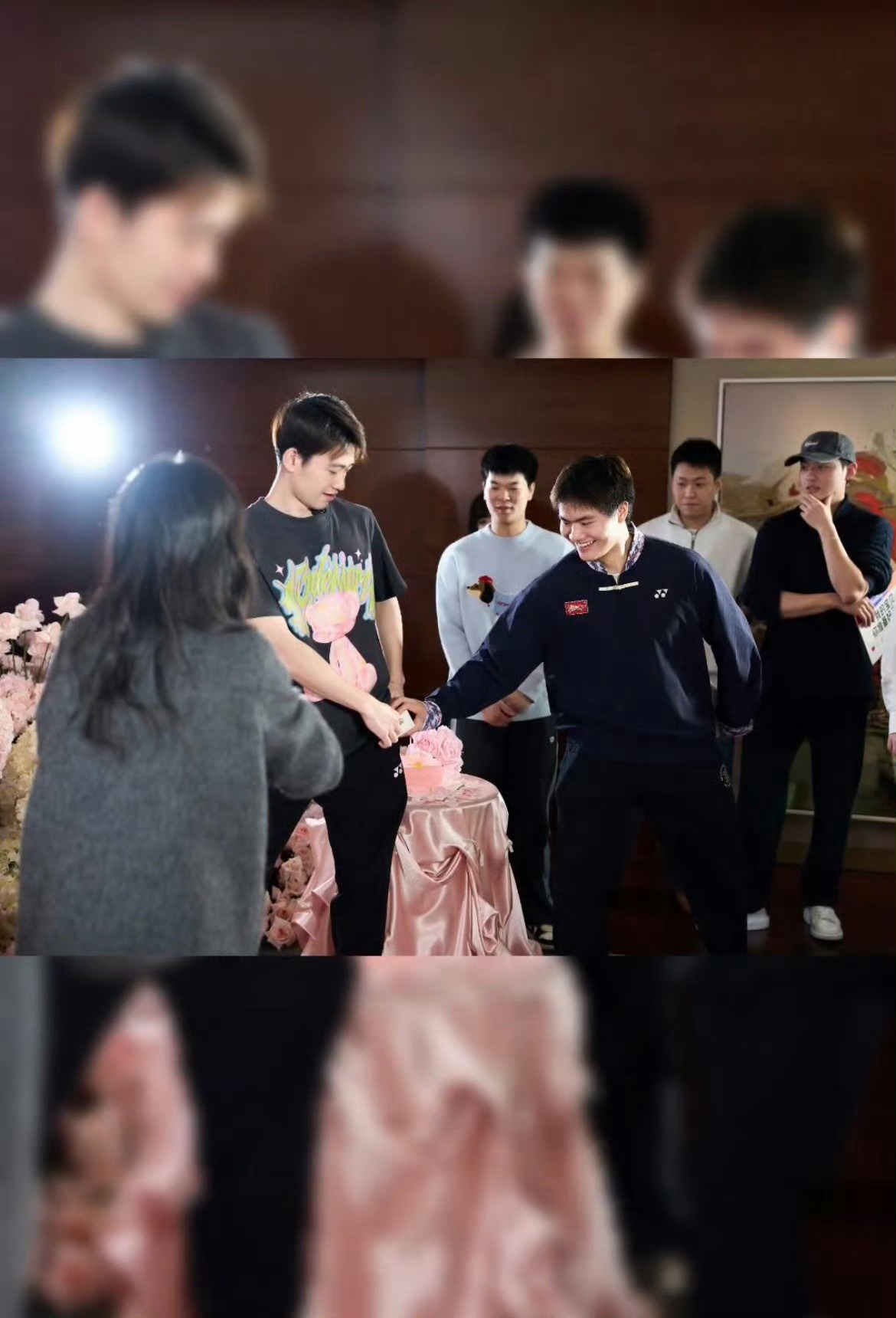 王昶求婚梁伟铿递戒指 确实确实，王昶求婚梁伟铿的话，搭档确实是这样的