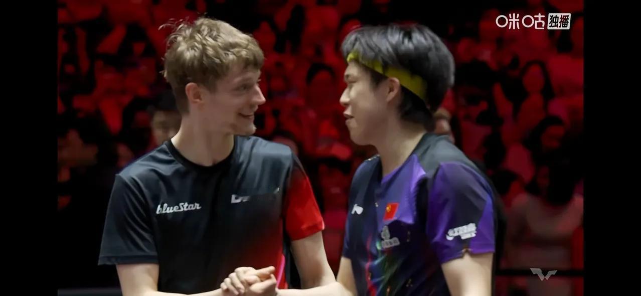 新加坡大满贯赛男单8强决赛，王楚钦3一1林德
5一11，11一9，13一11，1