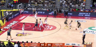 徐昕打得太出色了
季后赛面对旧主状态拉满
投篮5中5，轻松得到13分11板3助外