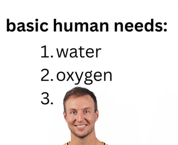 吹爆！湖人自媒体：人类最基础的需求是水、氧气和肯纳德
04月20日讯，在备受瞩目