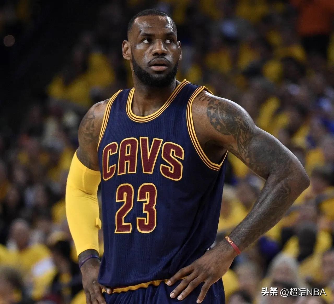 NBA官方：詹姆斯23个赛季达成场均20+5+5，历史断档第一！

NBA官方晒