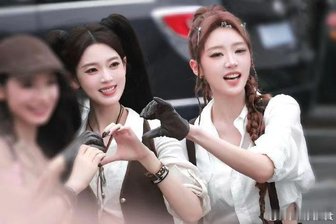 张月说这次为陈瑶爆灯乘风2026小众却超好磕的姐妹组合，陈瑶与张月互相惦记彼此，