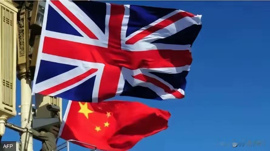 朋友们，今天这事儿可真得说道说道。英国那边又把我们建新大使馆的审批给推迟了，这都