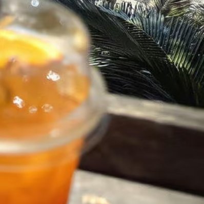 0000不必纠结前路迷茫，抬头就有漫天暖阳。接纳所有不完美，跟着光慢慢生长，心怀