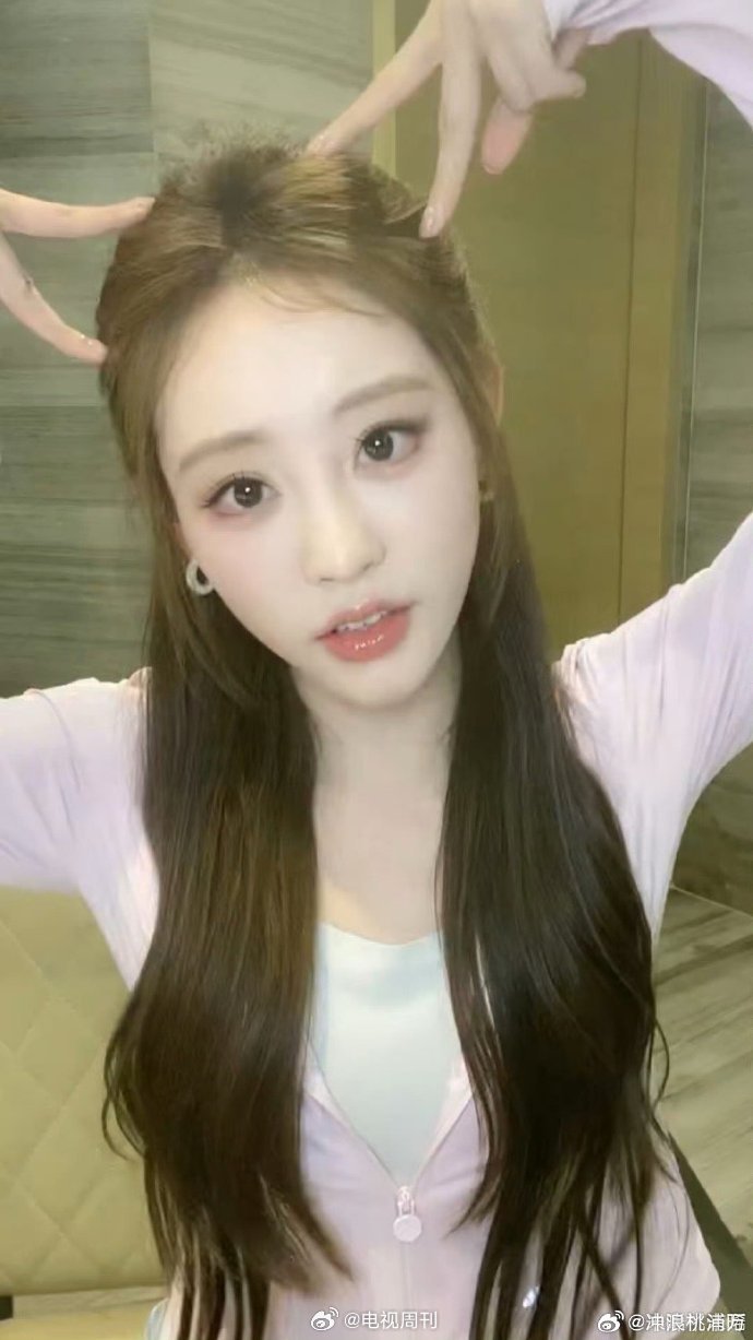 祝绪丹[超话]祝绪丹直播乘风2025祝绪丹简直是颜值天花板！每次她一出场，整个屏