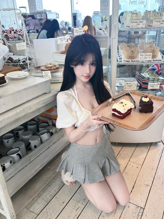 存一些甜品店拍照姿势🍰