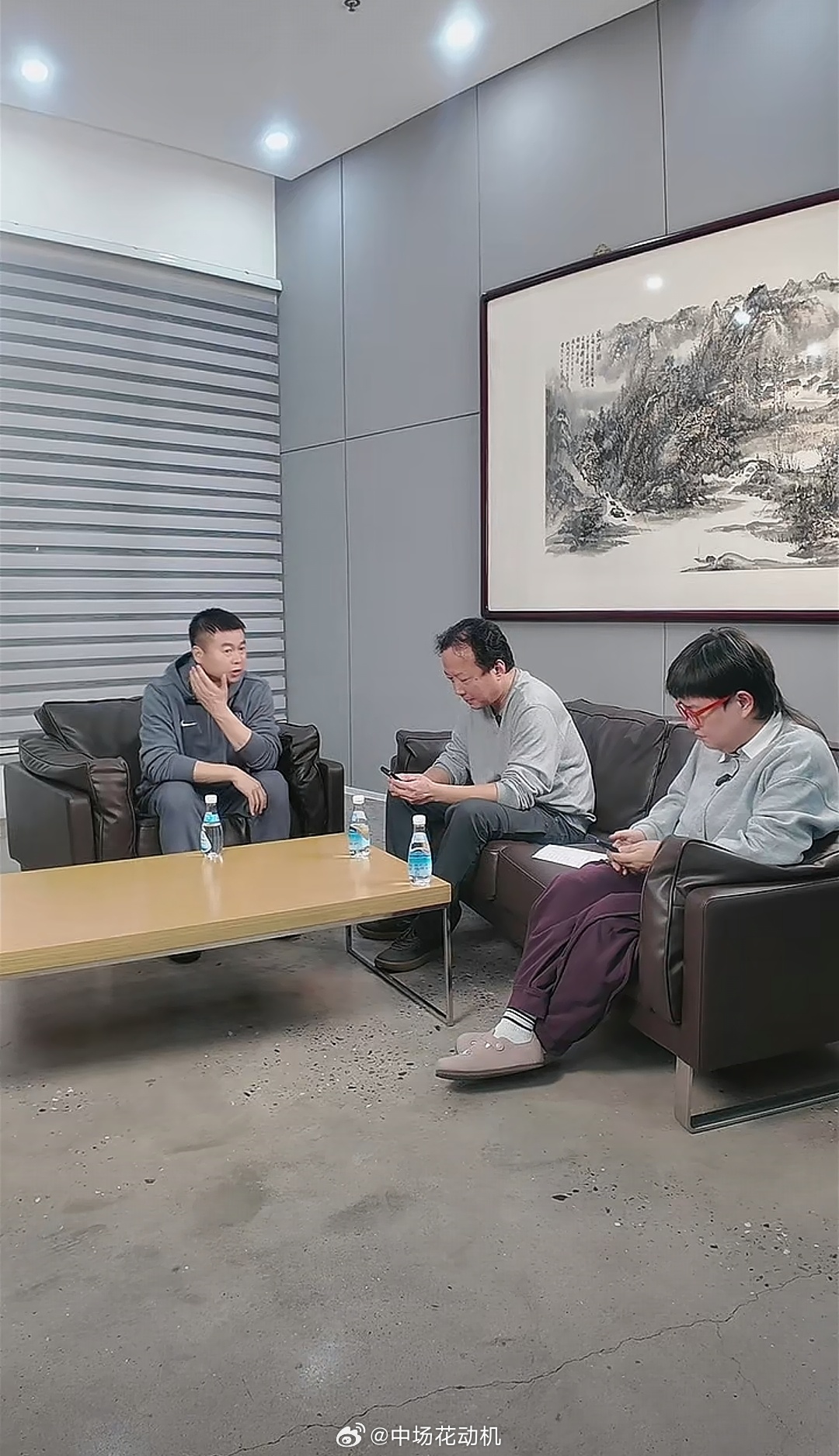 于根伟昨晚的直播看了，总的来说：其实不管输赢，这种沟通的态度对天津球迷来说很幸福