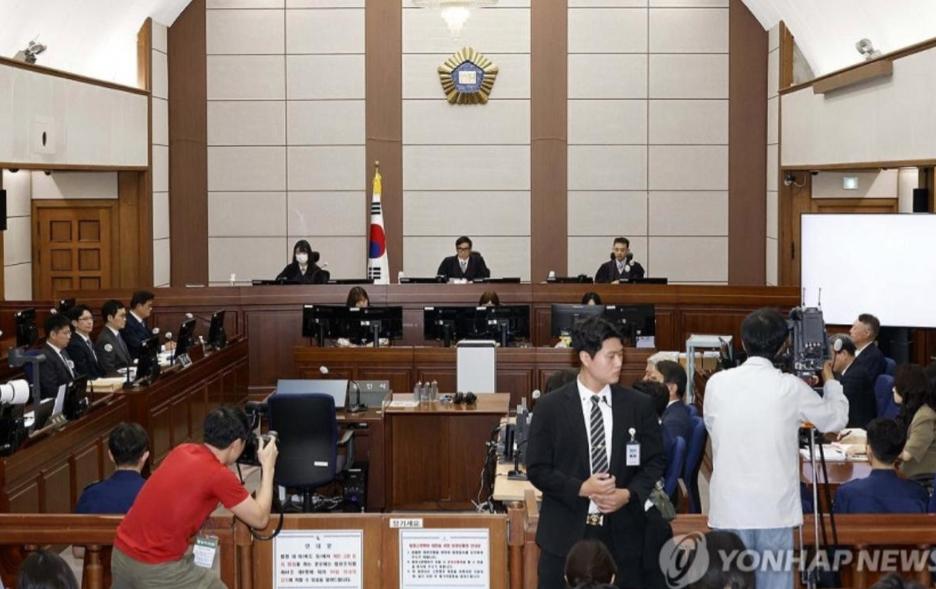 【尹锡悦终审反驳指控，1月16日将迎宣判】26日下午，首尔中央地方法院审理尹锡悦