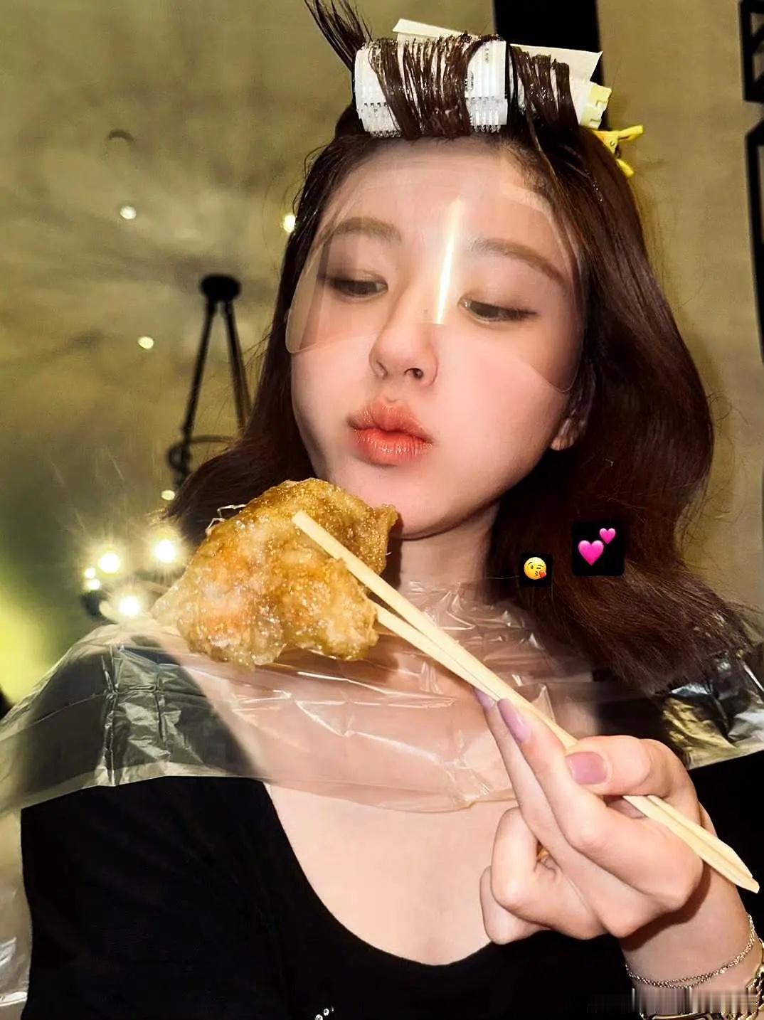 赵露思这个嘴巴真的好看吗？跟以前差别好大 ​​​